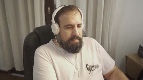 Snapshot of dicristalino chatting on May 2026 12:24:02 PM Cristian Dipolino online show from May 2026 12:24:02 PM
