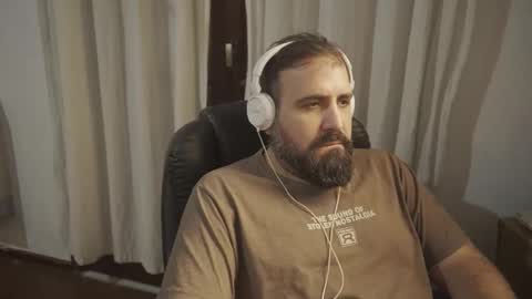 Snapshot of dicristalino chatting on May 2026 02:20:02 AM Cristian Dipolino online show from May 2026 02:20:02 AM