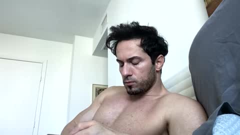 Snapshot of diegodavids chatting on December 2024 02:04:01 PM diegodavids online show from December 2024 02:04:01 PM