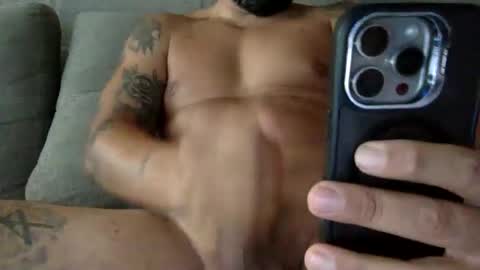 diegomorocho1985 online show from March 2026 06:46:01 PM