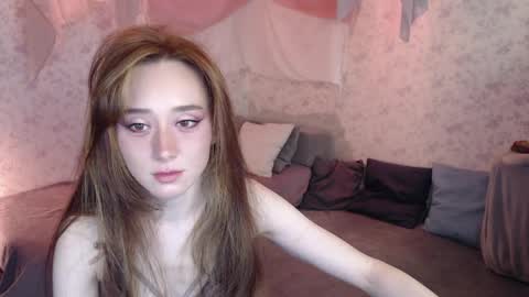 Hi im Alice 3 Im usualy online 03-10 or 17-21 UTC0 online show from April 2026 04:34:01 AM