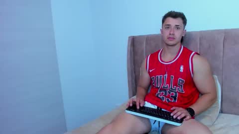 Snapshot of dilan_coy chatting on October 2025 11:01:02 PM Dilan Coy online show from October 2025 11:01:02 PM