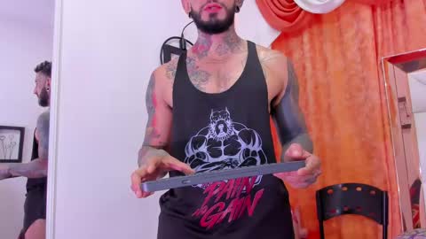 dilan_scootk_ online show from April 2026 07:31:02 PM