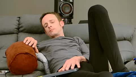 Snapshot of dilldough405 chatting on December 2024 01:51:02 PM Dilldough405 online show from December 2024 01:51:02 PM