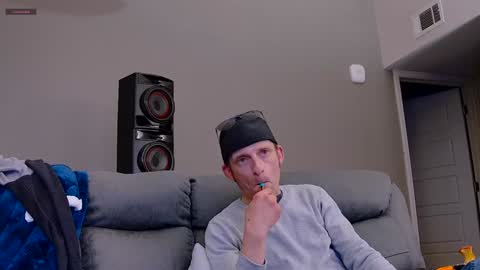 Snapshot of dilldough405 chatting on December 2024 02:41:01 AM Dilldough405 online show from December 2024 02:41:01 AM