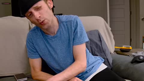 Snapshot of dilldough405 chatting on December 2024 09:11:02 PM Dilldough405 online show from December 2024 09:11:02 PM