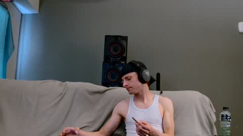 Snapshot of dilldough405 chatting on December 2024 10:02:02 PM Dilldough405 online show from December 2024 10:02:02 PM