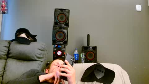 Snapshot of dilldough405 chatting on January 2025 08:15:01 PM Dilldough405 online show from January 2025 08:15:01 PM