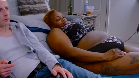 Snapshot of dilldough405 chatting on February 2025 10:17:02 PM Dilldough405 online show from February 2025 10:17:02 PM