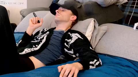 Snapshot of dilldough405 chatting on October 2025 10:47:02 PM Dilldough405 online show from October 2025 10:47:02 PM