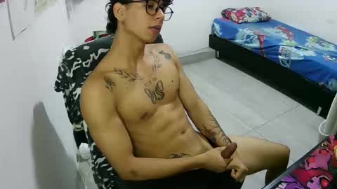 dillom420 online show from December 2025 10:03:01 PM