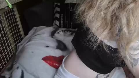 Sofie online show from April 2026 12:44:02 PM