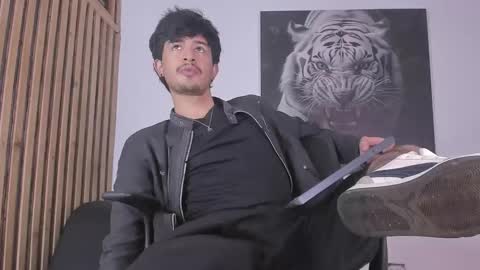 Dimitri online show from October 2025 07:36:02 PM