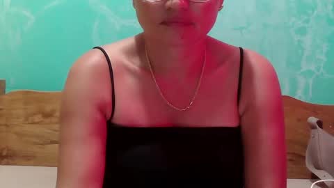 Snapshot of dimple_42 chatting on January 2025 01:45:01 AM Dimple online show from January 2025 01:45:01 AM