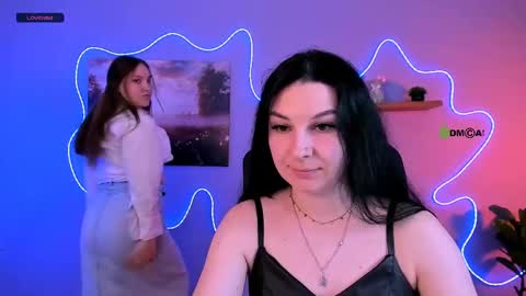 dina_bloom online show from May 2026 07:19:01 PM