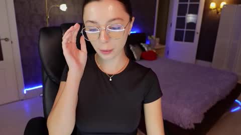 dinacandy online show from September 2025 10:31:02 AM