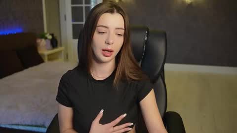 Snapshot of dinacandy chatting on March 2026 08:17:01 AM dinacandy online show from March 2026 08:17:01 AM