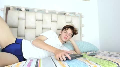 Snapshot of dioniso_69 chatting on October 2025 08:33:01 PM apollo online show from October 2025 08:33:01 PM