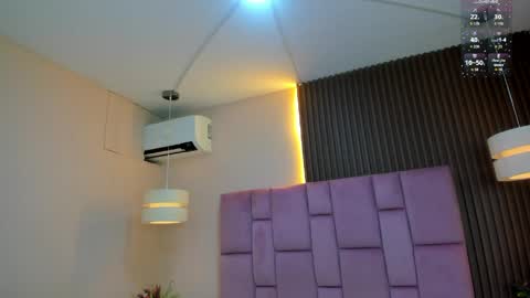 Cristal  online show from April 2026 03:10:01 AM