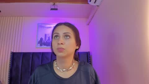 Snapshot of diosa_cristal chatting on June 2026 03:22:02 AM Cristal online show from June 2026 03:22:02 AM