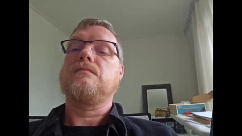 Snapshot of dirkkie1975 chatting on February 2026 01:31:02 PM dirkkie1975 online show from February 2026 01:31:02 PM