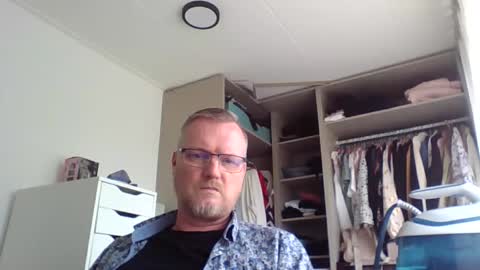 dirkkie1975 online show from May 2026 09:38:01 AM
