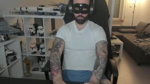 Snapshot of dirtybalws chatting on December 2024 08:47:02 PM Robert online show from December 2024 08:47:02 PM