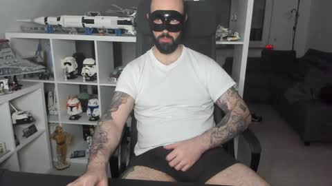 Snapshot of dirtybalws chatting on December 2024 07:39:02 PM Robert online show from December 2024 07:39:02 PM