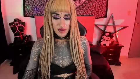 Snapshot of dirtyonix chatting on December 2024 10:01:02 AM ONIX online show from December 2024 10:01:02 AM