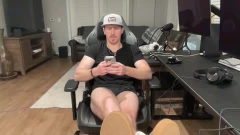 Snapshot of discgolf4life chatting on March 2025 04:58:02 AM JustinDulgeXXX online show from March 2025 04:58:02 AM