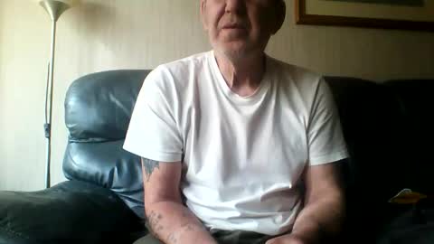 Snapshot of discovery63 chatting on October 2025 10:46:02 AM discovery63 online show from October 2025 10:46:02 AM