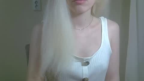 DitaMilton online show from September 2025 07:40:02 PM