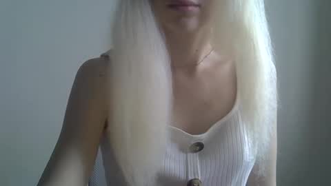 DitaMilton online show from November 2025 11:56:01 AM