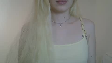 DitaMilton online show from March 2026 07:39:02 PM