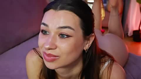 Tia online show from April 2026 08:57:02 PM