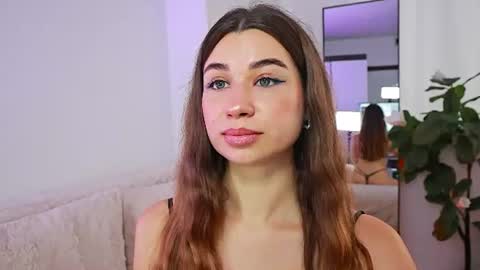 Tia online show from June 2026 03:33:02 AM
