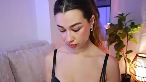 Tia online show from June 2026 07:28:02 PM