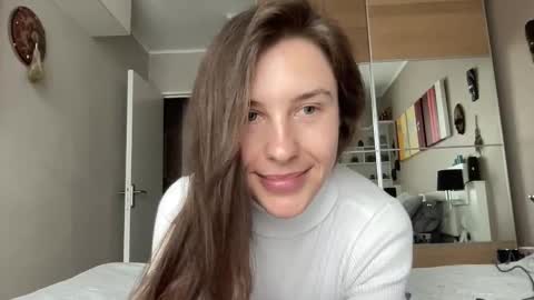 Snapshot of divine_beauty_girl chatting on February 2025 12:11:02 PM Valerie online show from February 2025 12:11:02 PM