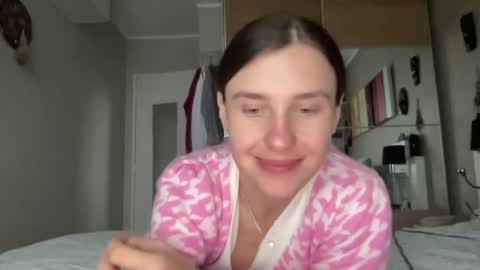 Snapshot of divine_beauty_girl chatting on February 2025 03:41:02 PM Valerie online show from February 2025 03:41:02 PM