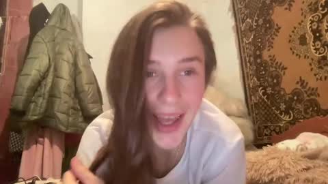 Snapshot of divine_beauty_girl chatting on February 2025 07:02:01 PM Valerie online show from February 2025 07:02:01 PM