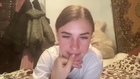 Snapshot of divine_beauty_girl chatting on February 2025 05:07:01 PM Valerie online show from February 2025 05:07:01 PM