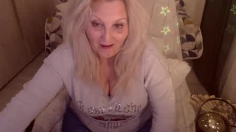 Snapshot of divineblond chatting on March 2026 11:19:01 PM Alexxa online show from March 2026 11:19:01 PM