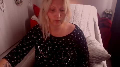 Snapshot of divineblond chatting on March 2026 10:37:02 AM Alexxa online show from March 2026 10:37:02 AM