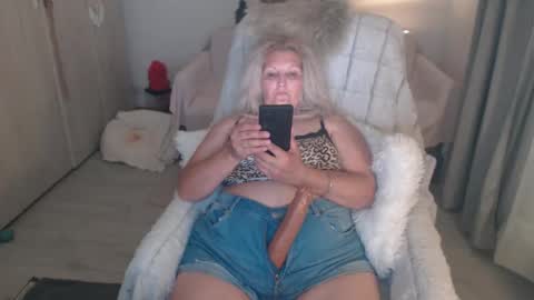 Alexxa online show from May 2026 07:11:01 PM