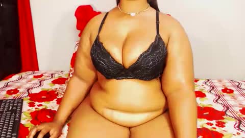 divinebooty93 online show from October 2025 06:23:01 AM