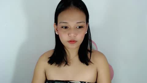 Snapshot of divinegoddness chatting on May 2026 03:24:02 AM Crystal mae online show from May 2026 03:24:02 AM