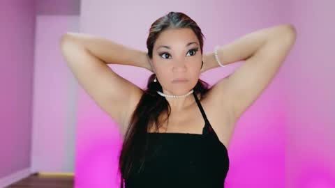 Snapshot of divinelynn chatting on October 2025 01:18:02 PM DivineLynn online show from October 2025 01:18:02 PM