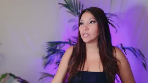 DivineLynn online show from May 2026 01:06:01 PM
