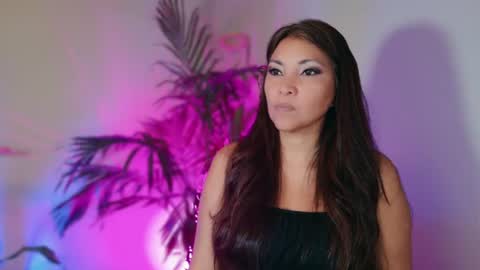 DivineLynn online show from June 2026 08:22:02 PM