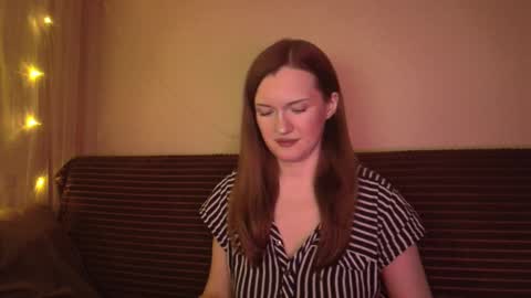 Snapshot of dixiemiller chatting on February 2025 11:01:02 PM Dixiemiller online show from February 2025 11:01:02 PM